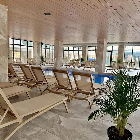 Topaz 71 In Odyssey Pools N Parking *